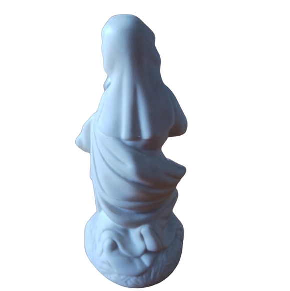 Joseph and Mary Porcelain Figurines - Picture 4 of 5